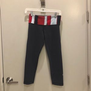 Reversible Dark Grey Lululemon Wunder Under Crops